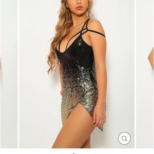 Bodycon black and gold sequin dress Xs open back. Short! Fits small size 0.NWOT